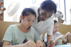 有老师认为讲完课走人，学生爱听就听，不听拉倒，你怎么看？图片