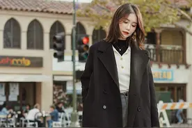 个矮、腿粗又微胖的女生，建议多穿这3种裤子，时髦显瘦又显腿直图片