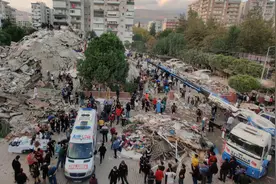 房屋坍塌街道被淹 爱琴海地震幸存者：感觉像遭遇了轰炸图片