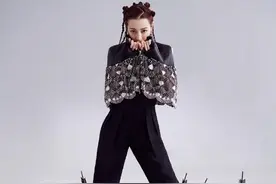 迪丽热巴演绎别样可爱，少女感爆棚图片