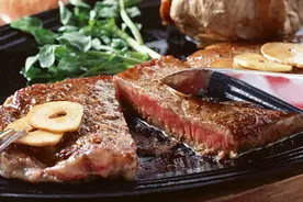 同样是吃牛肉，为何外国人吃一块牛排就饱，中国人一大盘都不够吃图片