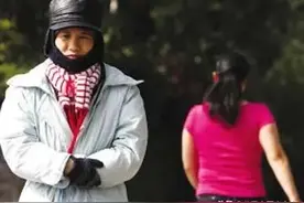 为什么47岁美女连续5年大夏天穿着羽绒服，手脚冰凉，怕风怕冷？图片