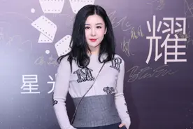 李小萌 造型很美 脸像熟透了的桃子图片