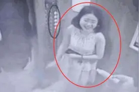 24岁少妇电梯里“玩耍”，网友：真不害臊，父母脸面丢尽图片