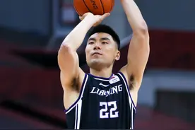 李晓旭今年的回归给辽宁男篮的防守端以及篮板球带来巨大的变化图片