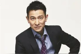 同是亲兄妹，为何刘德华帮弟弟成为千万富翁，却任由姐姐自生自灭图片