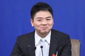 太突然！刘强东最终还是选择了告别，一切来得如此之快！图片