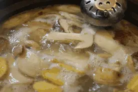 野生菌还能这样吃？@所有云南人，赶紧来试试，听说味道嫩滑可口，还能滋补养身哦图片