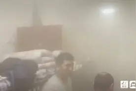 宿舍变“澡堂”山东理工大学一宿舍区暖气爆裂图片