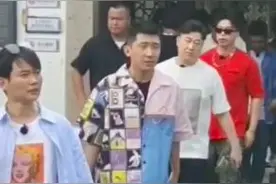 德云社路透不见郭德纲，徒弟们疑继承师傅做派，衬衣就得小一万？图片