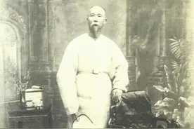晚清老照片：李鸿章身高1米83，与孙子合影尽享天伦之乐图片