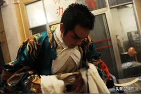 “青年变脸王”康勇八年后重返戏台唱川剧图片