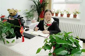 情暖一家人：长春市宽城区奋进乡中心校教师房双鸿的故事图片