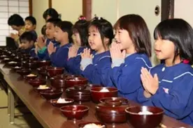 中日妈妈带娃大比拼！看完这几组对比，中国妈直呼：快给我救心丹图片