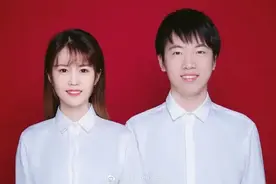 英雄联盟：喜讯！解说Cat喜提女儿，与猫皇同一天生日图片