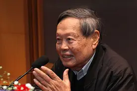 杨振宁：大型对撞机已走末路，中科院方亚泉：高能物理盛宴才开始图片