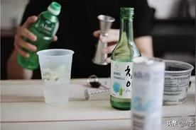 世界第一饮酒国，全民瞩目的「民生大事」你不知道的韩国烧酒文化图片