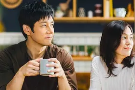 28年前阴差阳错，28年后真情感人：别让“错位人生”影响孩子未来图片
