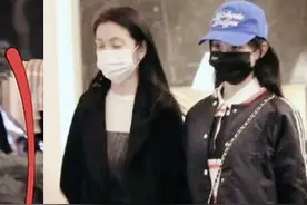 离婚后更潇洒，赵丽颖和李冰冰妹妹酒吧聚会，还带着保温杯去KTV图片