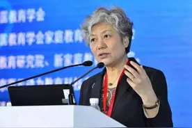 如果教育不好自己的孩子，那就不是好老师！你怎么看？有道理吗？图片