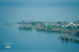 大理旅行，洱海边的度假酒店，眺望碧海蓝天图片