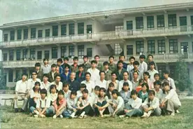 一朝同窗，一辈子的情长图片