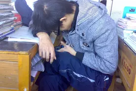 现在的小学生有多早熟？群聊内容令人咂舌，你还觉得性教育过早吗图片