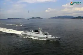 “守卫香江第一舰”从香港维多利亚港开赴南海图片