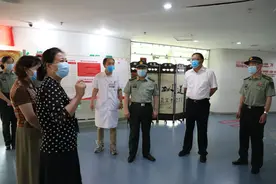 河南省洛阳市军地领导检查指导女兵体检工作图片
