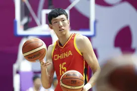 新疆队“大魔王”周琦的“琦”迹，CBA篮球人生的跌宕起伏图片