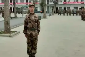 河南省周口市淮阳区大学生准士兵杨俊涛的“迷彩情缘”图片
