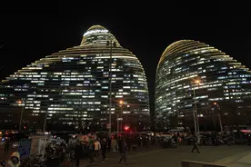 夜晚的望京soho图片