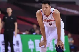 CBA快讯：阿联确定复出，山西签约费尔德，曾凡博将赴美图片