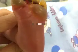有种冷叫奶奶觉得你冷，宝宝手脚凉，奶奶用上热水袋，结局很痛心图片
