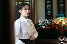 阚清子现身中牟电影小镇，为电影节拍摄短片图片