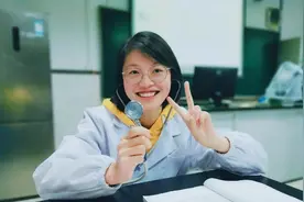 有颜有才！湖北师范生女学霸：成绩专业第一，获全国大奖，又以第一名保研985！图片