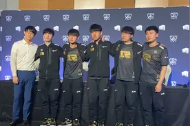 S11淘汰赛RNG赛后群访—Ming：抱歉让粉丝们失望了图片