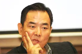 乒坛往事：蔡振华单打世界冠军梦碎！江嘉良正式崛起、成国乒一哥图片
