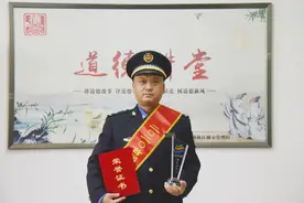最美城管人｜一花一草皆风景 一枝一叶总关情图片