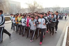 我在衡水中学拼命跑图片