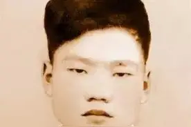 那么小就投笔从戎好伟大哦！我哪里伟大，我是被抓来的图片