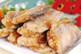 炸带鱼，有人用淀粉，有人用面粉？教你正确做法，外酥里嫩没腥味图片