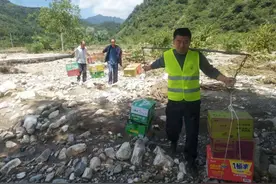 华州区金堆镇：驻村帮扶工作队变身防汛救灾“先锋队”图片