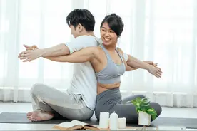 敢用这四句话“撩你”的女人，多半是对你动情了图片