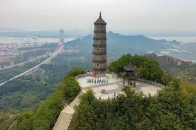 江苏一座名字比较难念的山——圌山，内有36处悬崖，72道险坡图片