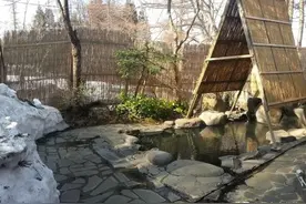 看蓝天森林泡着温泉是啥享受？去日本一定要去的7大温泉胜地图片