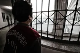 面对面采访过十余个毒贩和吸毒者，我发现他们有一个共性图片