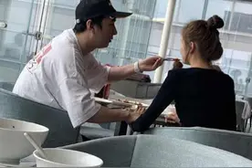 思聪不花心，爱的全是二十出头的妹子，新女友甜仇太过甜美图片