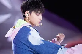 春季牛仔风格的穿搭，黄子韬李现酷帅时尚，白鹿宋茜清新少女图片