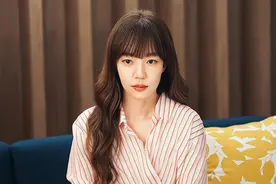 女友做了5年的“扶弟魔”，结婚时她弟送来的礼物，我消除了偏见图片